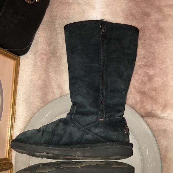 UGG 6 Tall Black Suede Boots - Picture 8 of 13